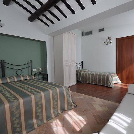 Отель Residenza Scorcio Sul Mare Порто-Сан-Джорджо Экстерьер фото