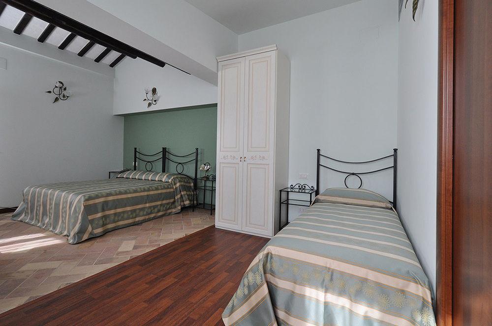 Отель Residenza Scorcio Sul Mare Порто-Сан-Джорджо Экстерьер фото